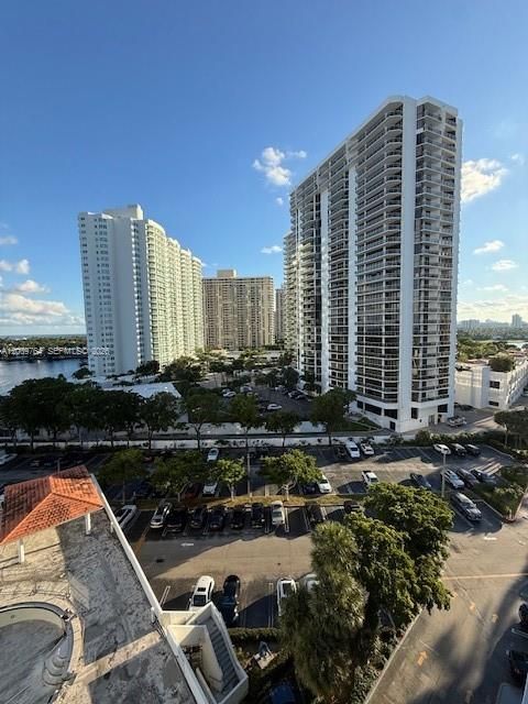 待售: $399,000 (2 贝兹, 2 浴室, 1136 平方英尺)