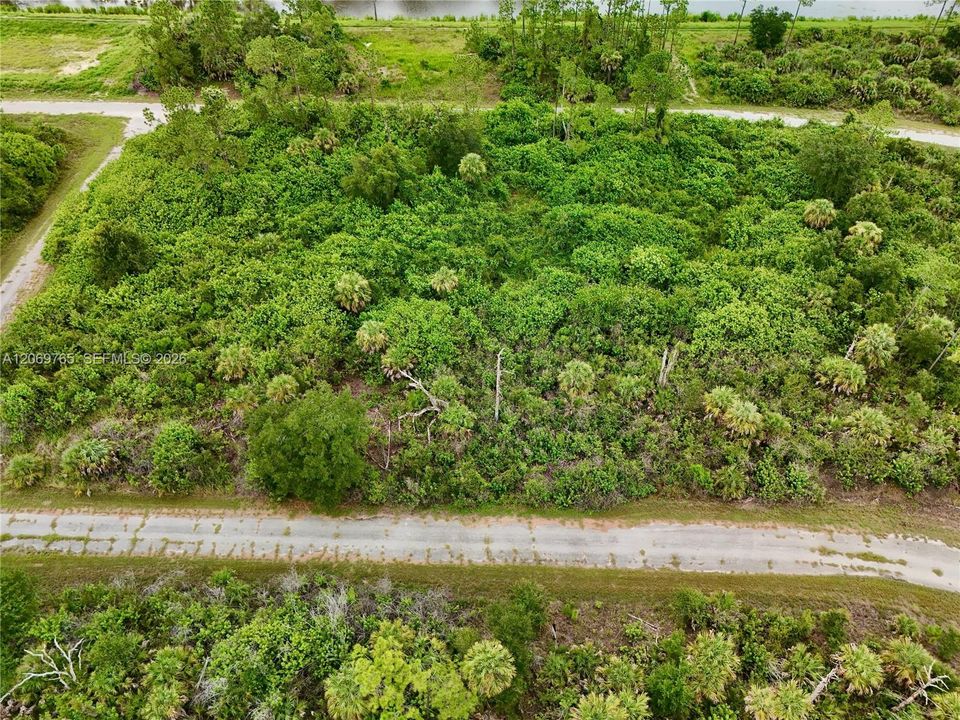 En Venta: $18,000 (0.23 acres)