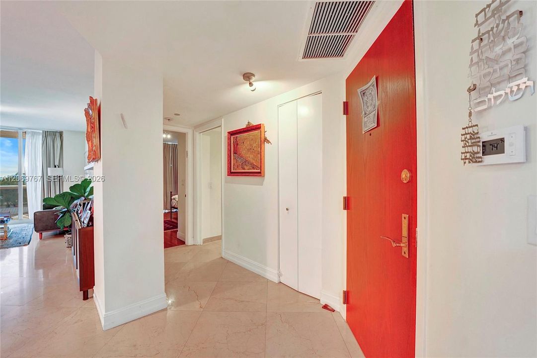 For Sale: $1,100,000 (2 beds, 2 baths, 1500 Square Feet)