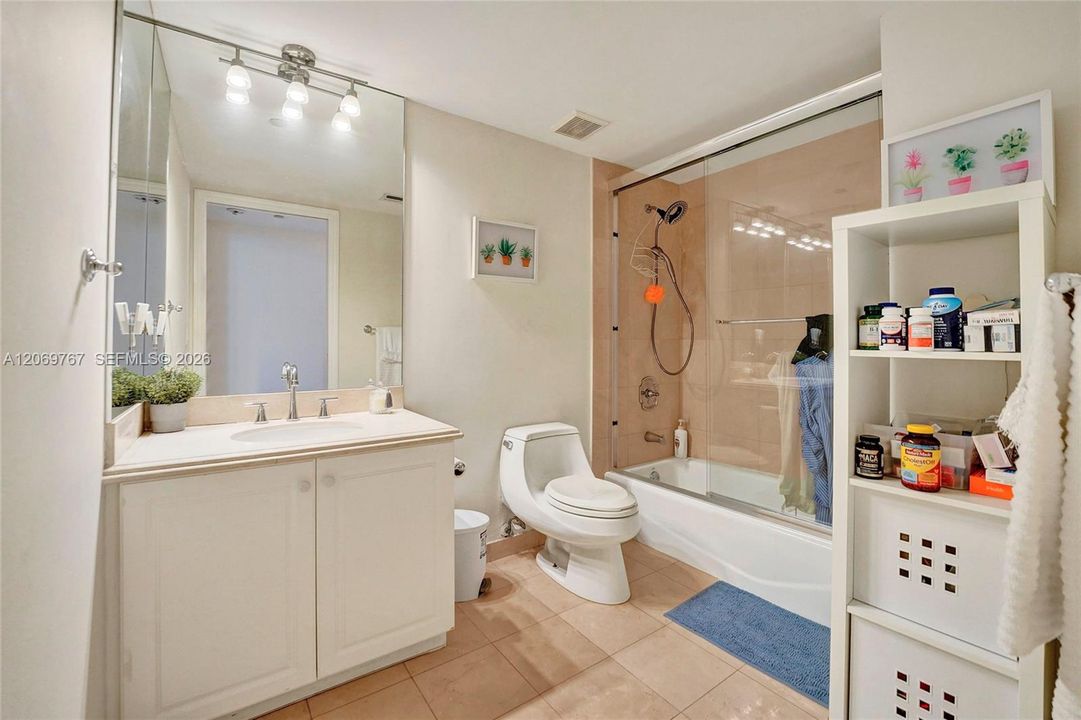 For Sale: $1,100,000 (2 beds, 2 baths, 1500 Square Feet)