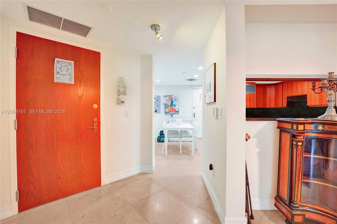 For Sale: $1,100,000 (2 beds, 2 baths, 1500 Square Feet)