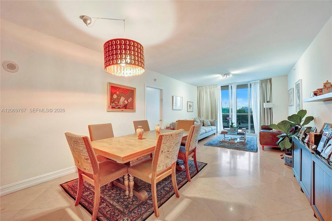 For Sale: $1,100,000 (2 beds, 2 baths, 1500 Square Feet)