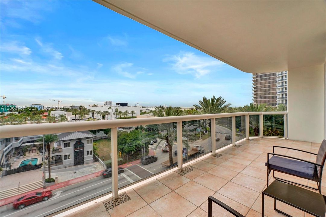 For Sale: $1,100,000 (2 beds, 2 baths, 1500 Square Feet)