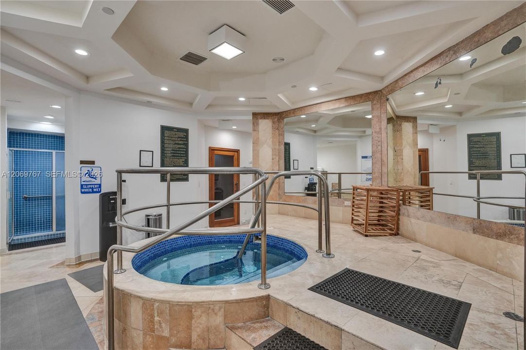 For Sale: $1,100,000 (2 beds, 2 baths, 1500 Square Feet)