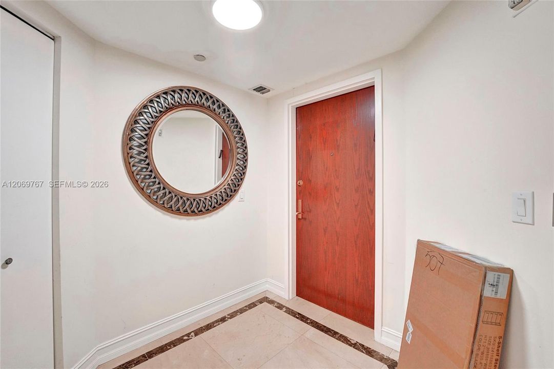 For Sale: $1,100,000 (2 beds, 2 baths, 1500 Square Feet)