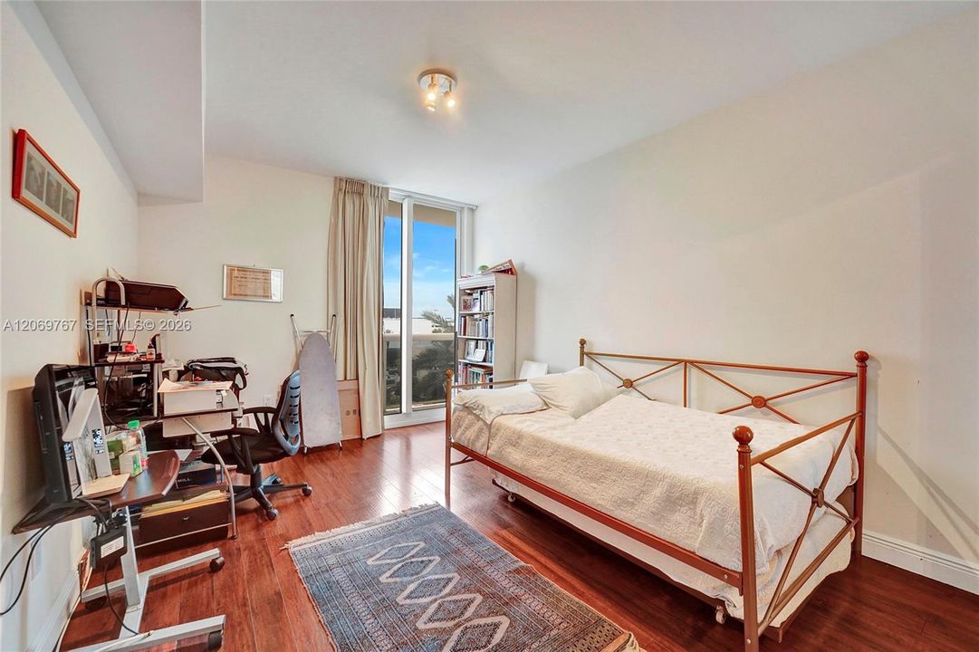 For Sale: $1,100,000 (2 beds, 2 baths, 1500 Square Feet)