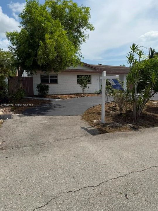 For Sale: $650,000 (4 beds, 2 baths, 2202 Square Feet)