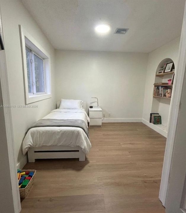 For Rent: $4,000 (4 beds, 2 baths, 1650 Square Feet)