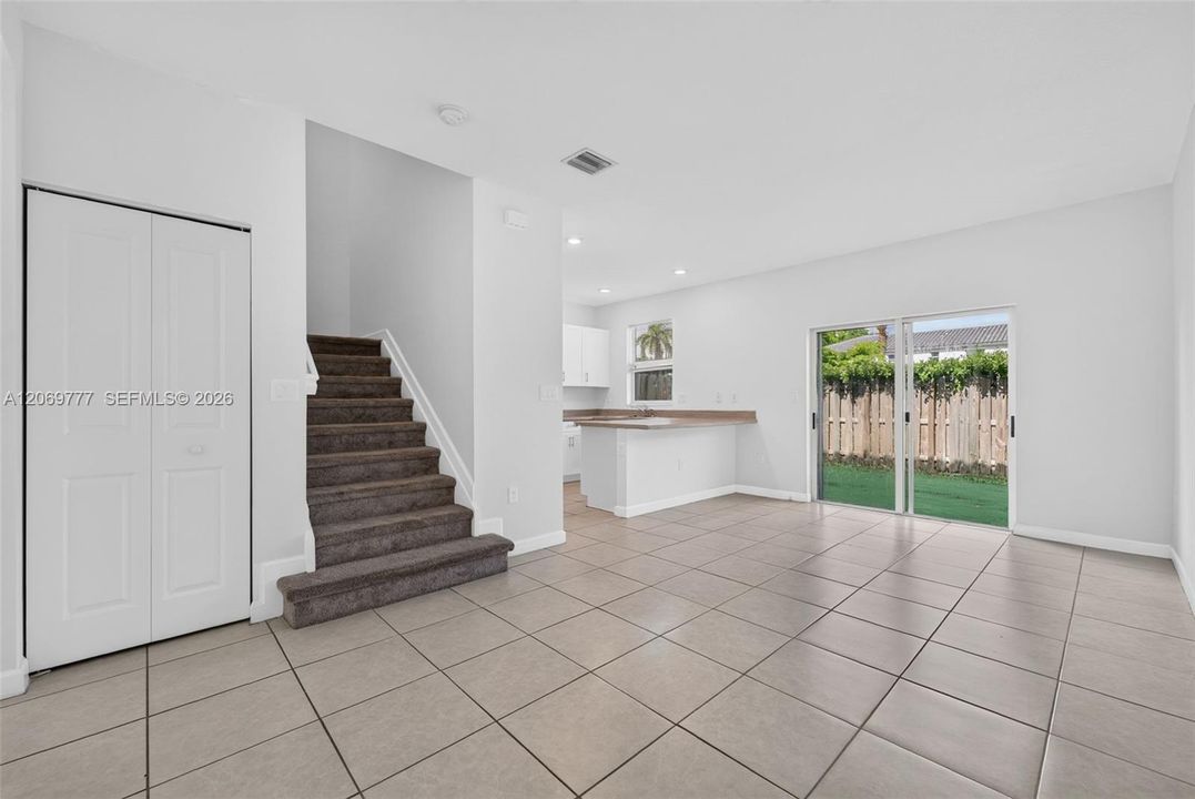For Sale: $334,900 (3 beds, 2 baths, 1483 Square Feet)