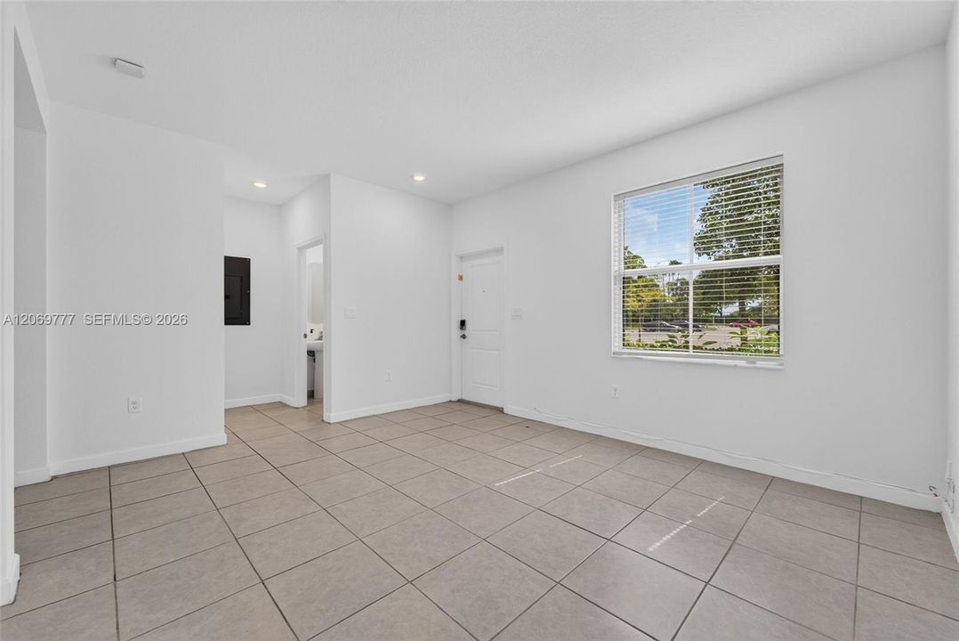 For Sale: $334,900 (3 beds, 2 baths, 1483 Square Feet)