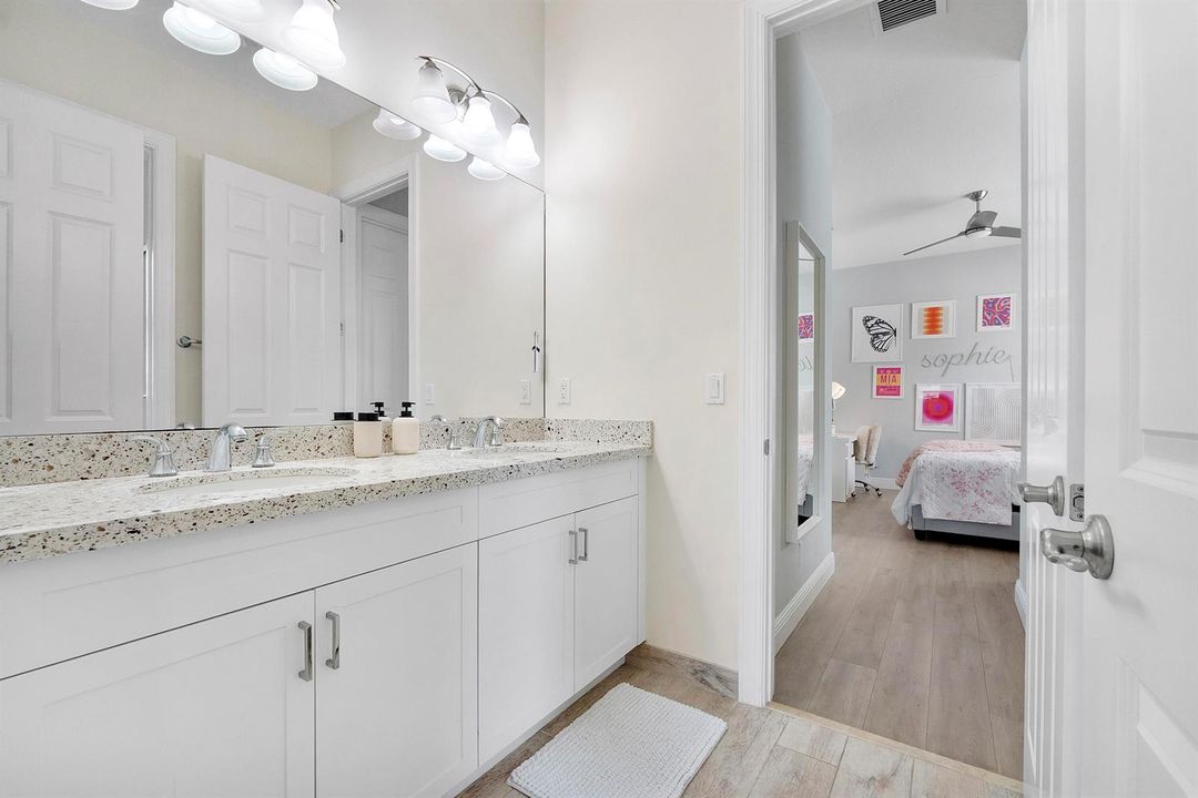 10282 Sweet Bay Manor_044