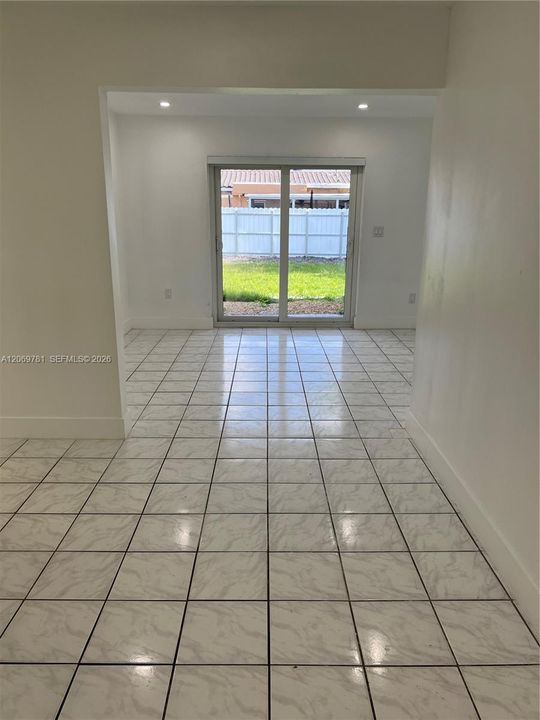For Rent: $3,800 (4 beds, 2 baths, 1760 Square Feet)