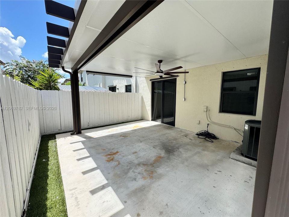 For Rent: $2,900 (3 beds, 3 baths, 1870 Square Feet)