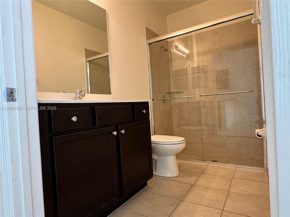 For Rent: $2,900 (3 beds, 3 baths, 1870 Square Feet)