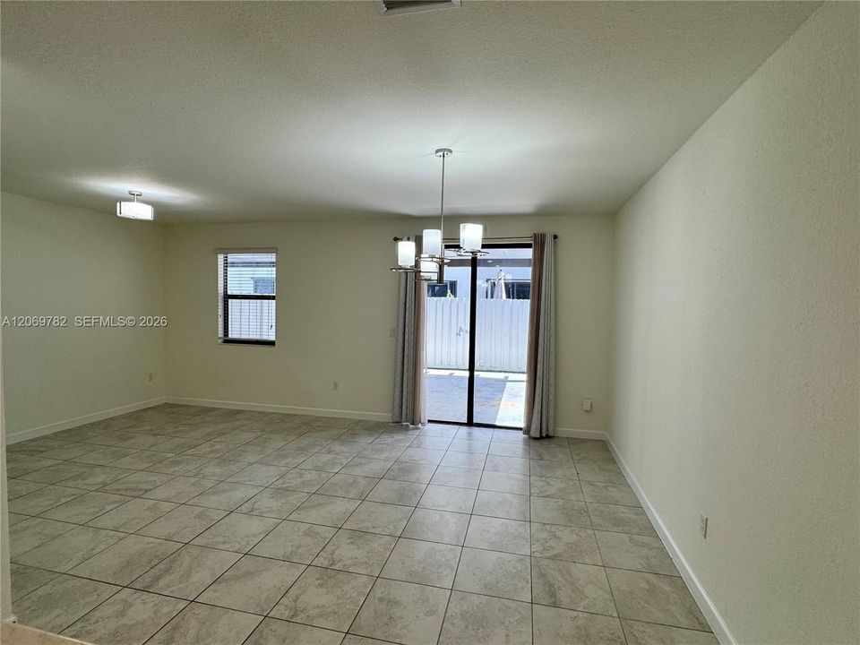 For Rent: $2,900 (3 beds, 3 baths, 1870 Square Feet)