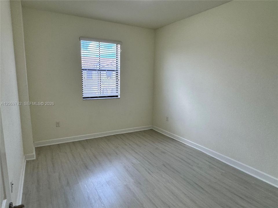 For Rent: $2,900 (3 beds, 3 baths, 1870 Square Feet)