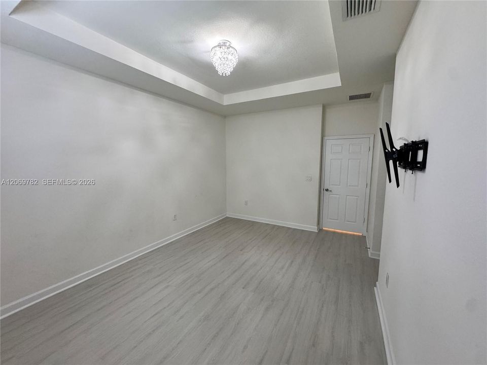 For Rent: $2,900 (3 beds, 3 baths, 1870 Square Feet)