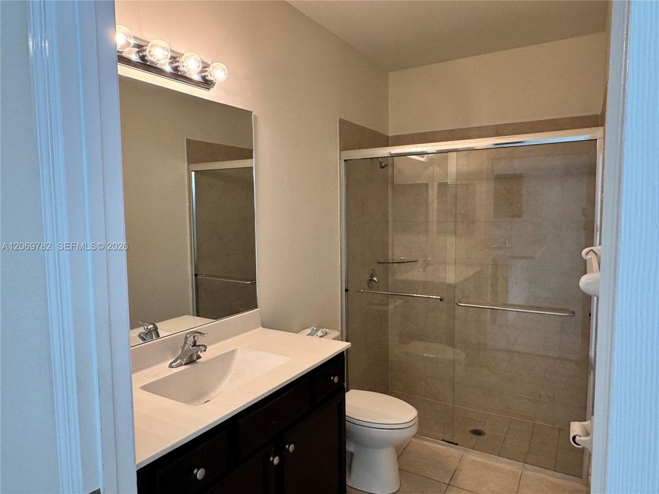 For Rent: $2,900 (3 beds, 3 baths, 1870 Square Feet)