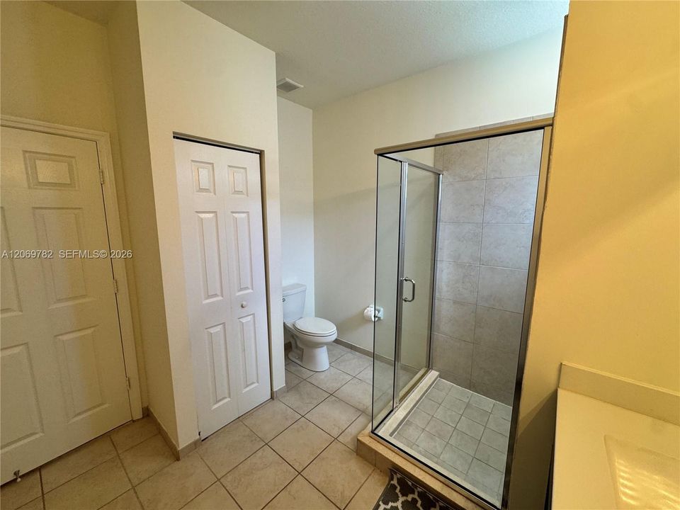 For Rent: $2,900 (3 beds, 3 baths, 1870 Square Feet)