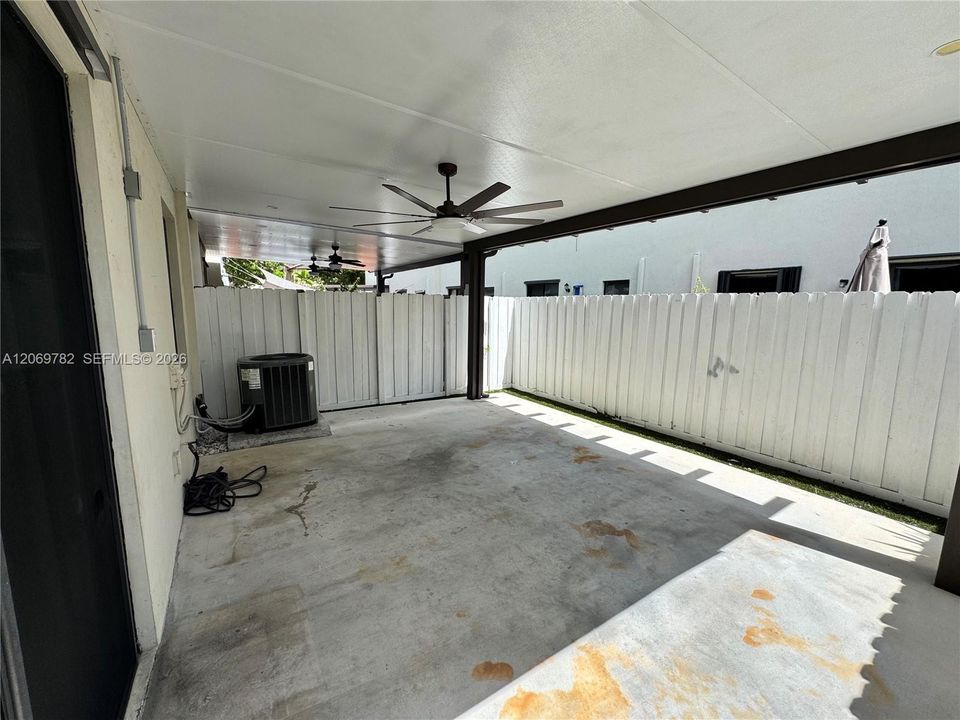 For Rent: $2,900 (3 beds, 3 baths, 1870 Square Feet)