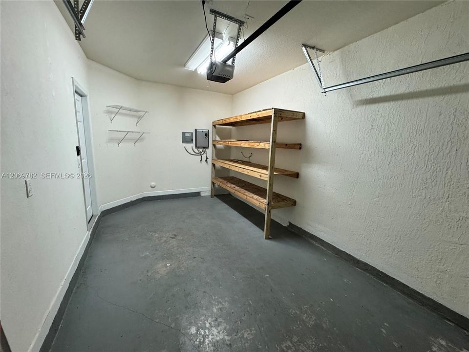 For Rent: $2,900 (3 beds, 3 baths, 1870 Square Feet)