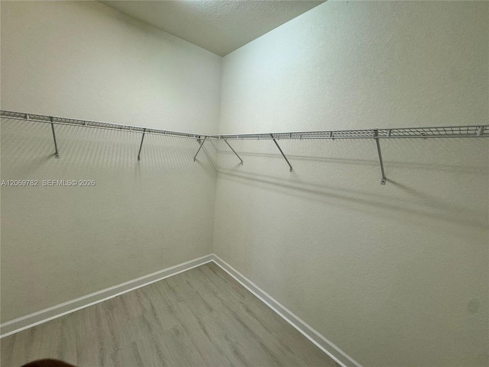 For Rent: $2,900 (3 beds, 3 baths, 1870 Square Feet)