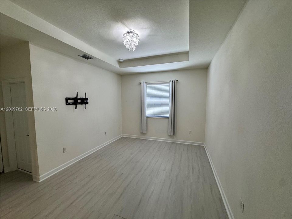 For Rent: $2,900 (3 beds, 3 baths, 1870 Square Feet)