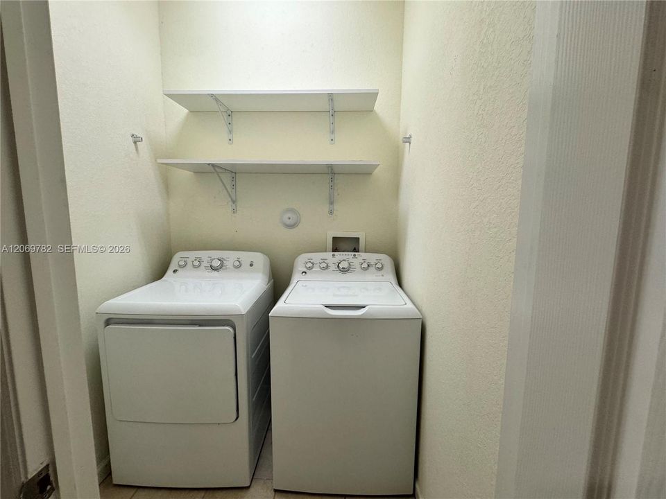 For Rent: $2,900 (3 beds, 3 baths, 1870 Square Feet)
