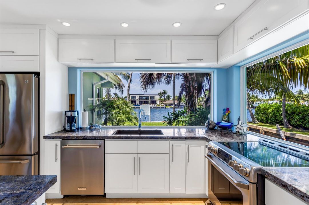 KITCHEN_STRAIGHT_VIEW