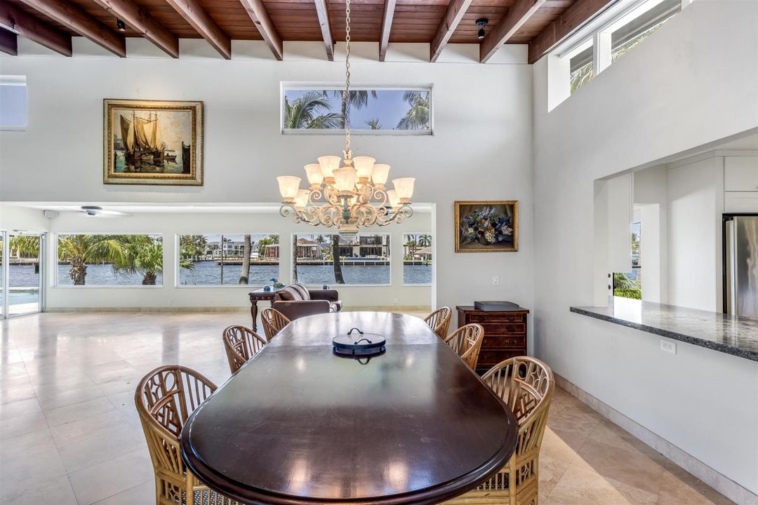 DINING_ROOM_STRAIGHT