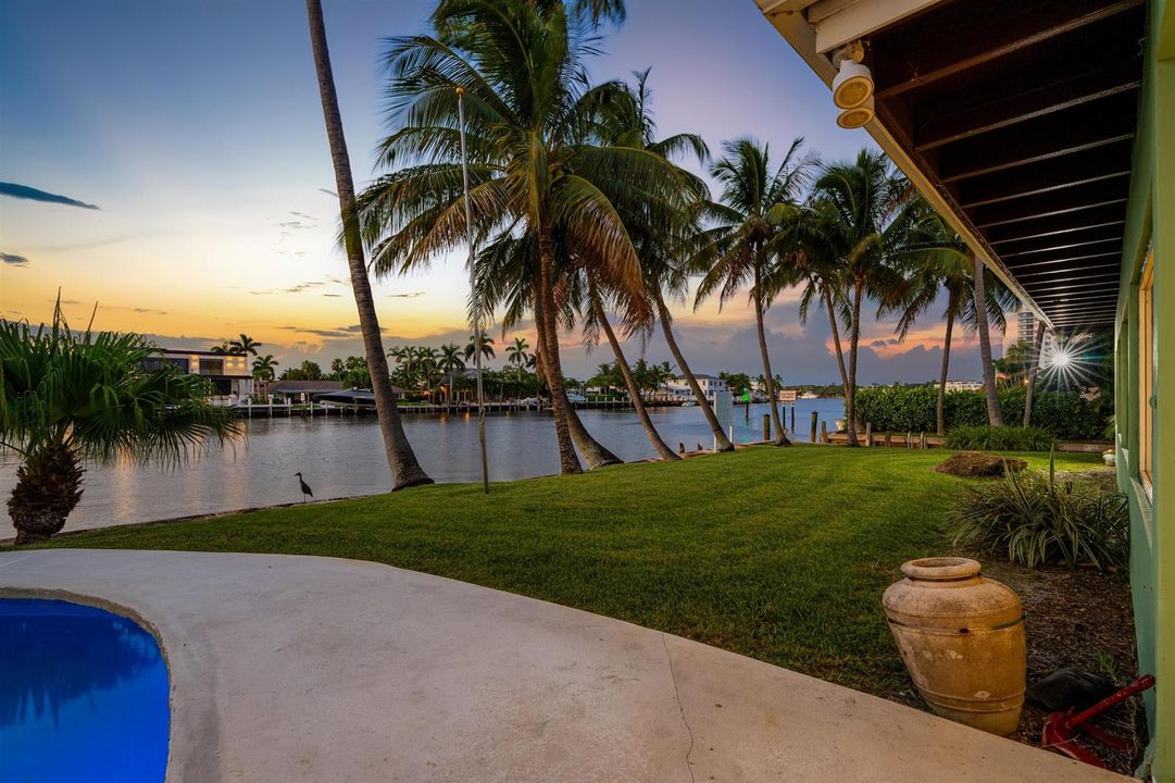 VIEW_ANGLE_RIGHT_SUNSET