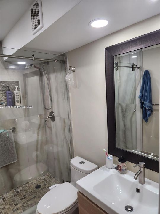 For Rent: $3,500 (3 beds, 2 baths, 1620 Square Feet)