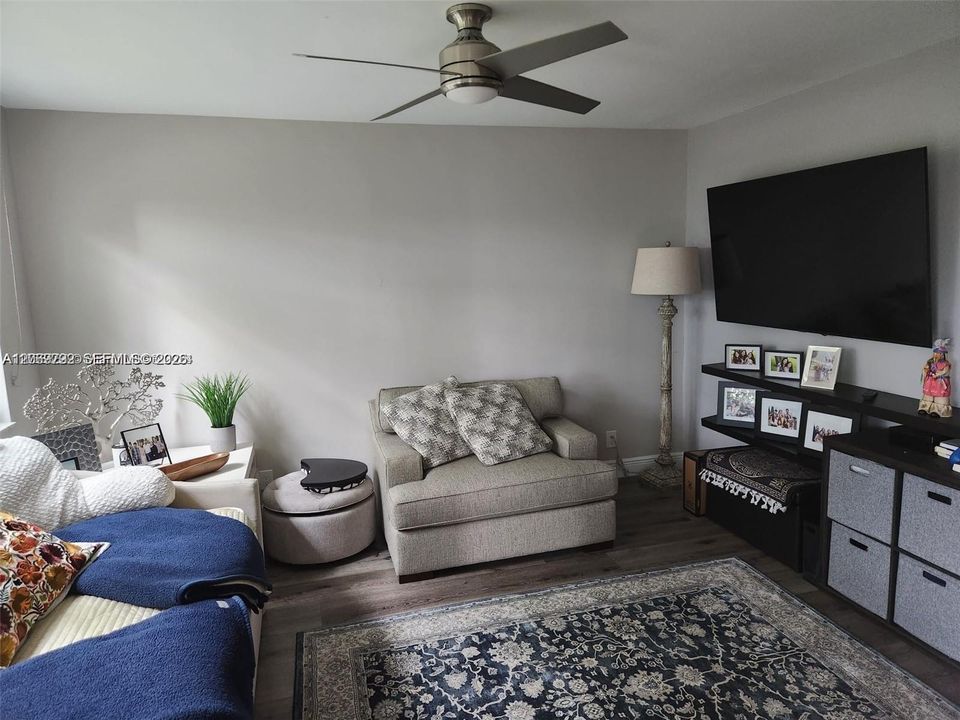 For Rent: $3,500 (3 beds, 2 baths, 1620 Square Feet)