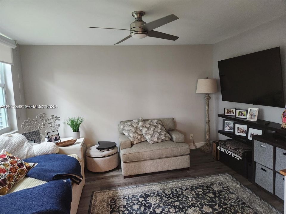 For Rent: $3,500 (3 beds, 2 baths, 1620 Square Feet)
