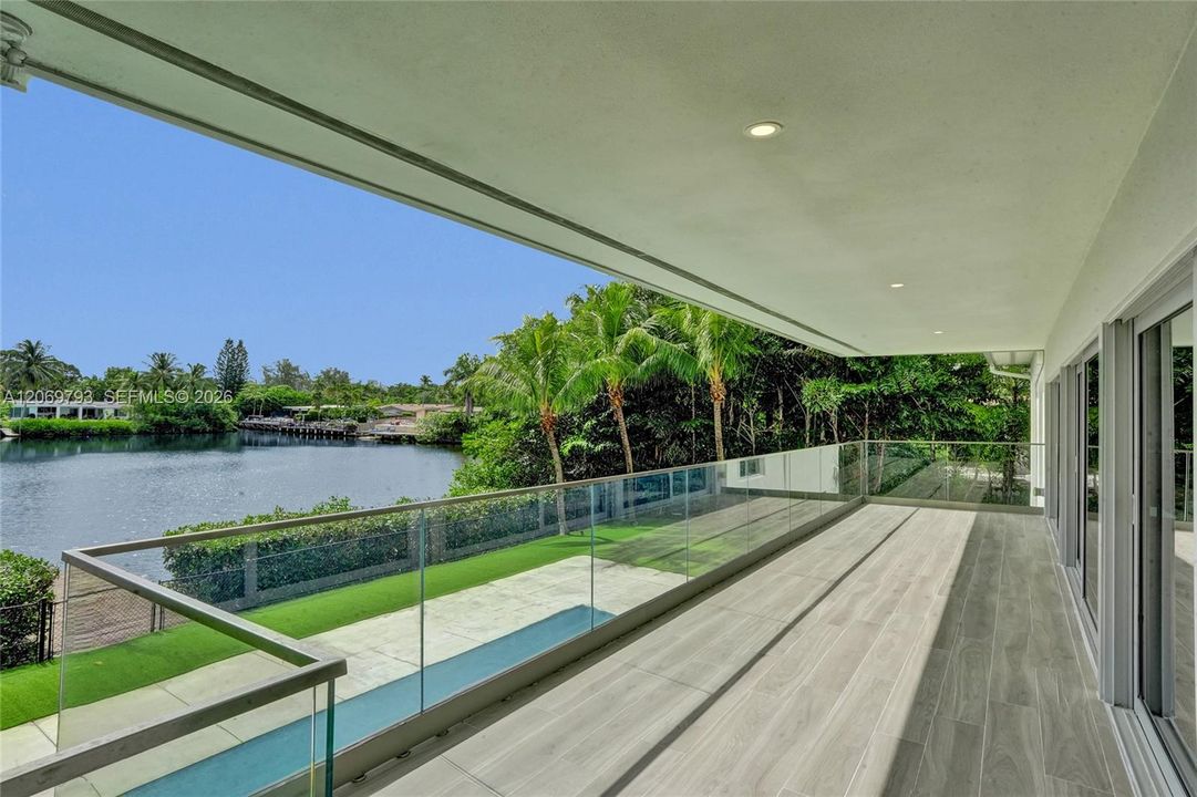 For Sale: $2,650,000 (6 beds, 5 baths, 3462 Square Feet)