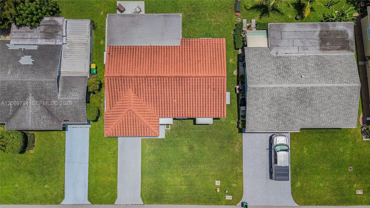 For Sale: $334,900 (2 beds, 2 baths, 1182 Square Feet)
