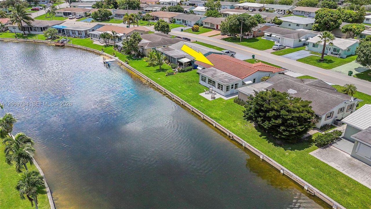 For Sale: $334,900 (2 beds, 2 baths, 1182 Square Feet)