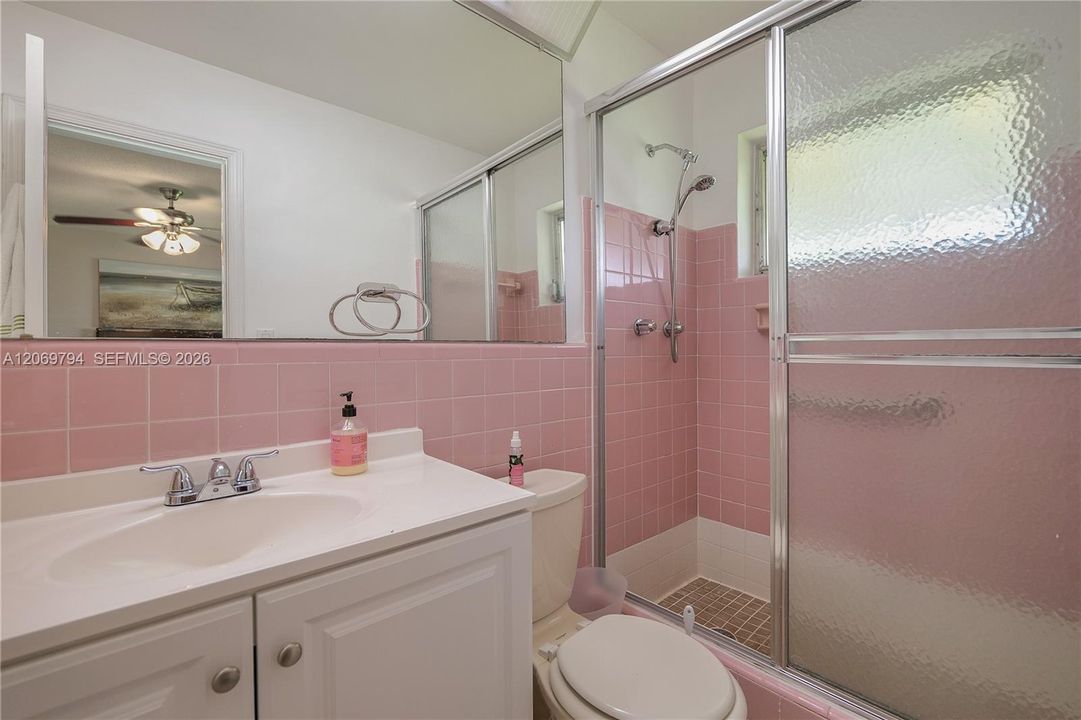For Sale: $334,900 (2 beds, 2 baths, 1182 Square Feet)