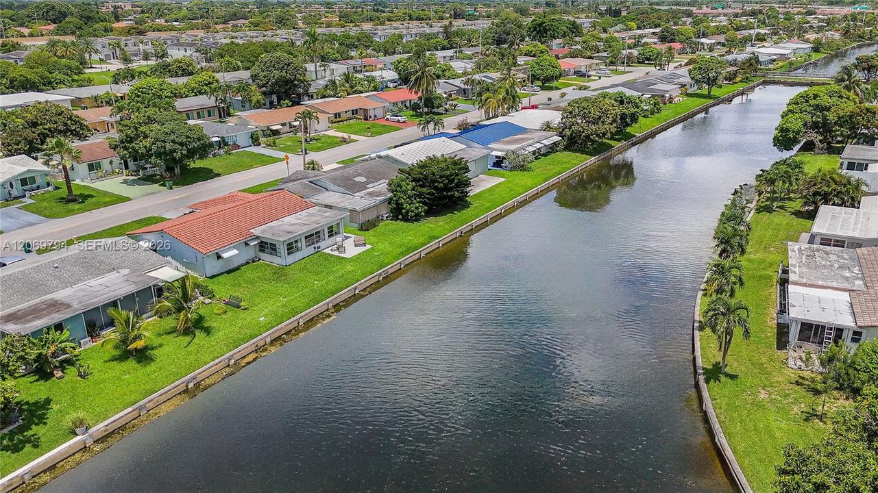 For Sale: $334,900 (2 beds, 2 baths, 1182 Square Feet)