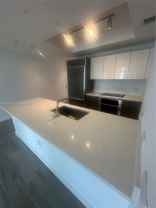 В аренду: $3,900 (2 спален, 2 ванн, 910 Квадратных фут)
