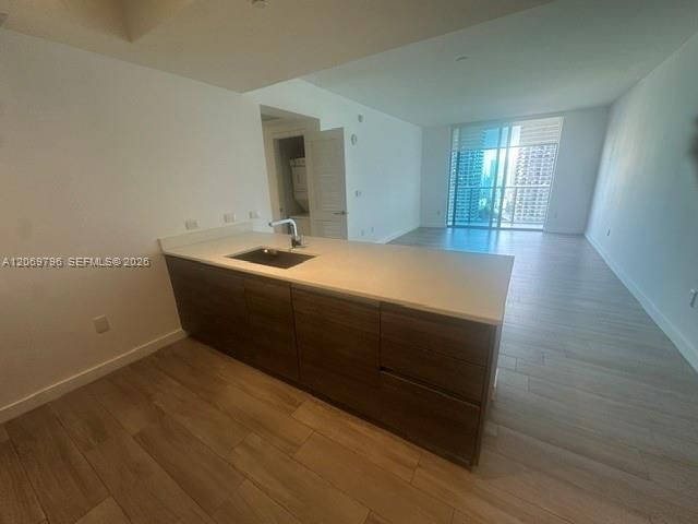 В аренду: $3,900 (2 спален, 2 ванн, 910 Квадратных фут)