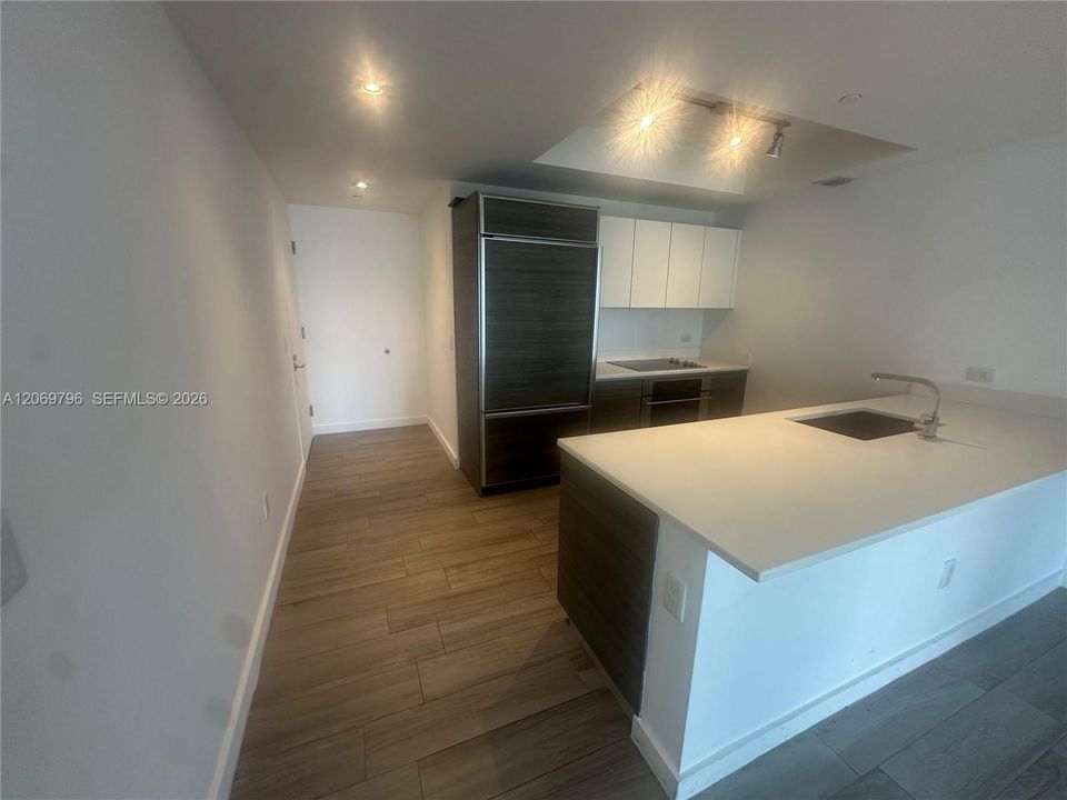 В аренду: $3,900 (2 спален, 2 ванн, 910 Квадратных фут)