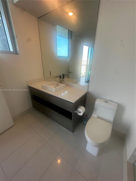 В аренду: $3,900 (2 спален, 2 ванн, 910 Квадратных фут)