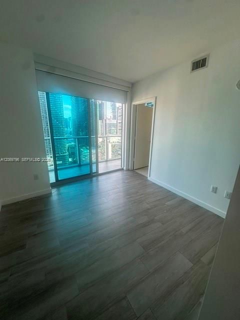 В аренду: $3,900 (2 спален, 2 ванн, 910 Квадратных фут)