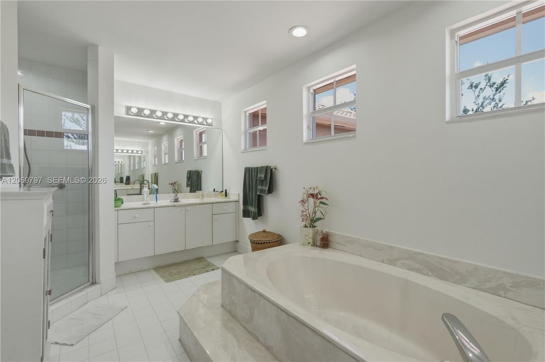 For Sale: $820,000 (4 beds, 3 baths, 2598 Square Feet)