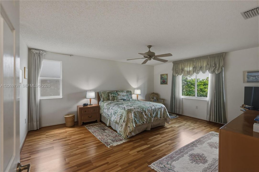For Sale: $820,000 (4 beds, 3 baths, 2598 Square Feet)