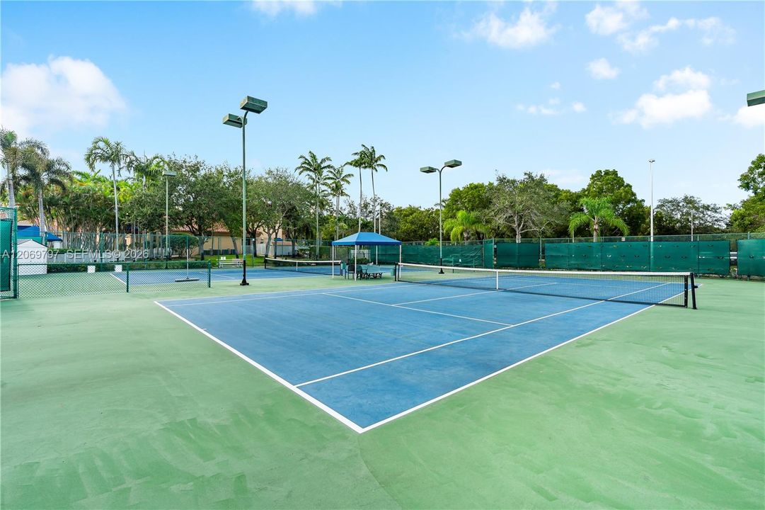 For Sale: $820,000 (4 beds, 3 baths, 2598 Square Feet)
