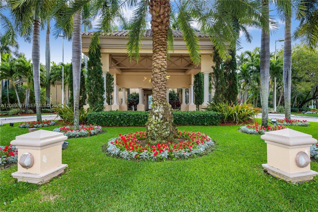 For Sale: $820,000 (4 beds, 3 baths, 2598 Square Feet)