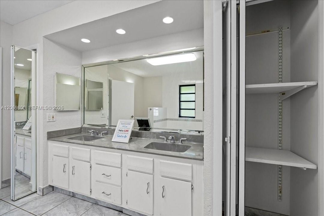 For Sale: $790,000 (3 beds, 2 baths, 3050 Square Feet)