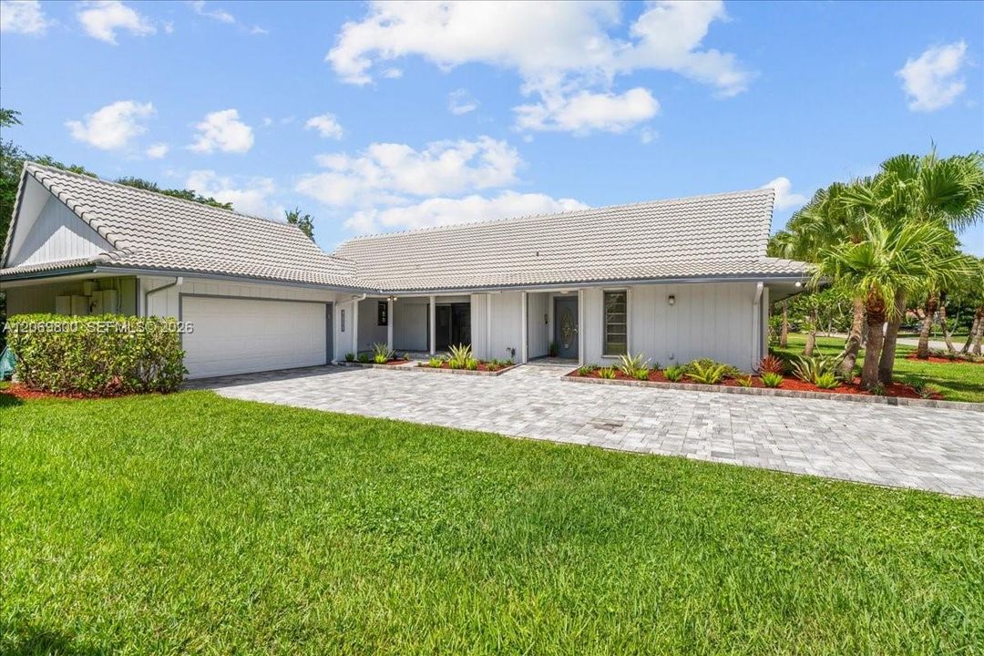 For Sale: $790,000 (3 beds, 2 baths, 3050 Square Feet)
